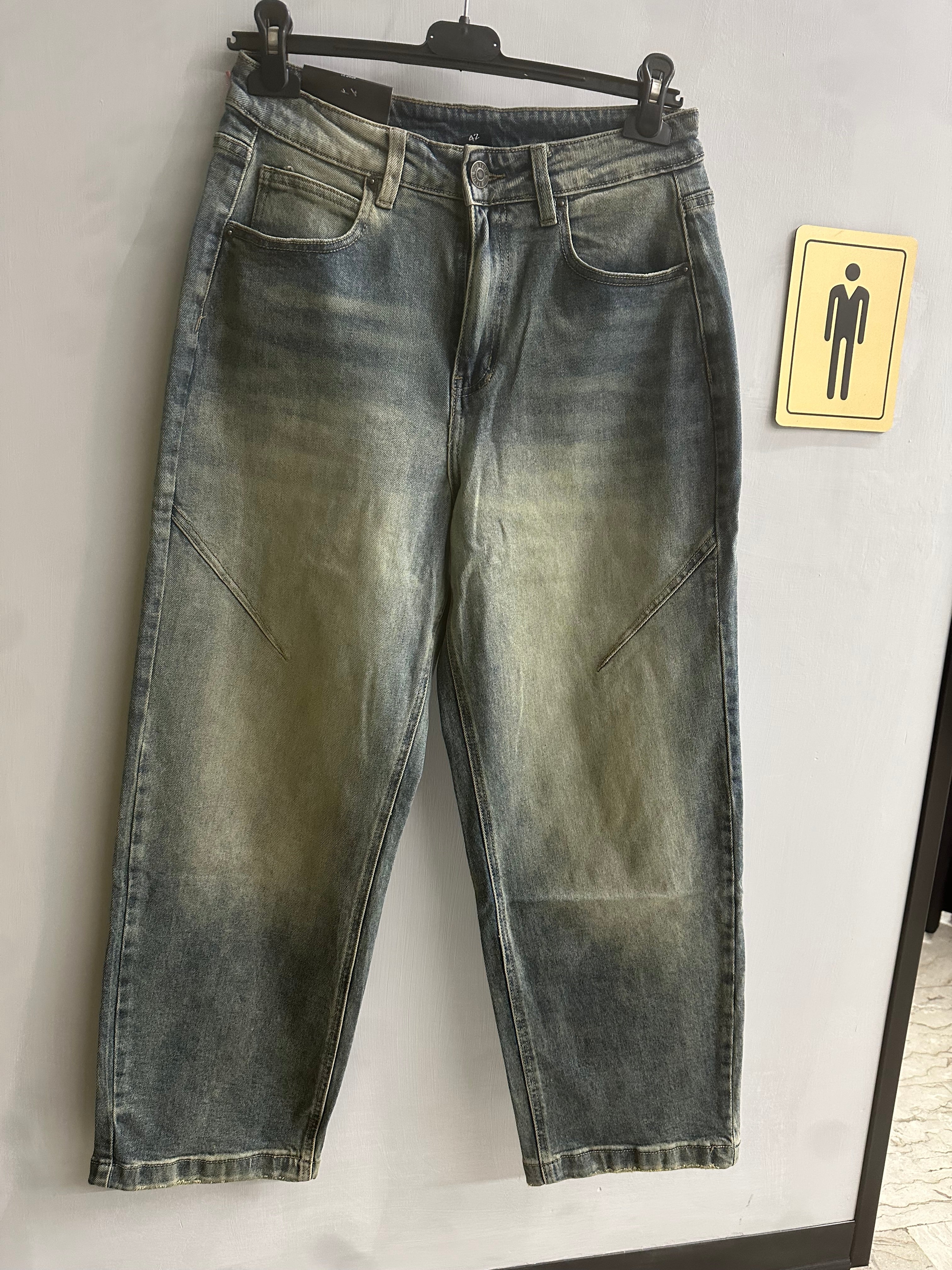 Pantaloni Denim Baggy con Cuciture Ginocchia e Effetto Invecchiato
