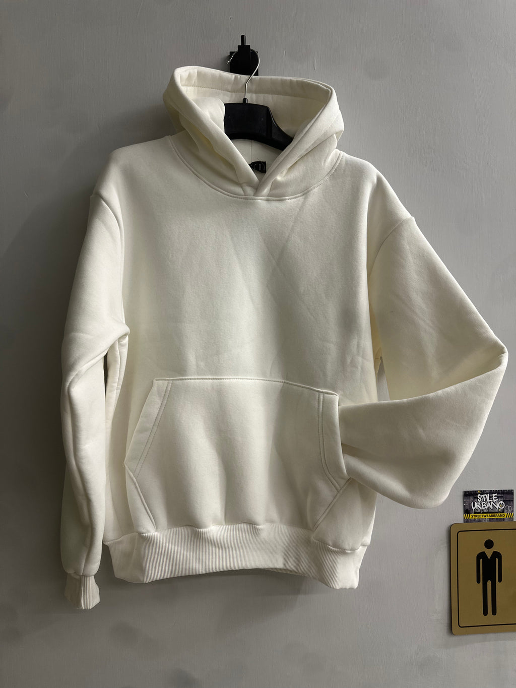 Felpa Oversize Bianca con Stampa Grafica "Fear No One"